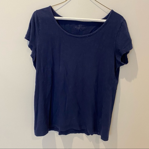Vineyard Vines Tops - Vineyard Vines short sleeve tee